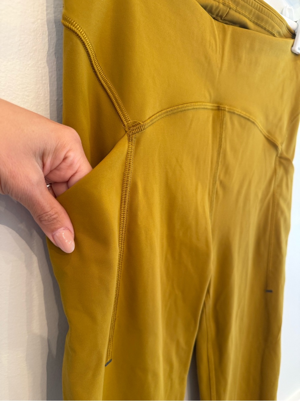 Lululemon Power Thru HR Tight High-Rise 25 inch Leggings Gold Spice Workout - Picture 5 of 11